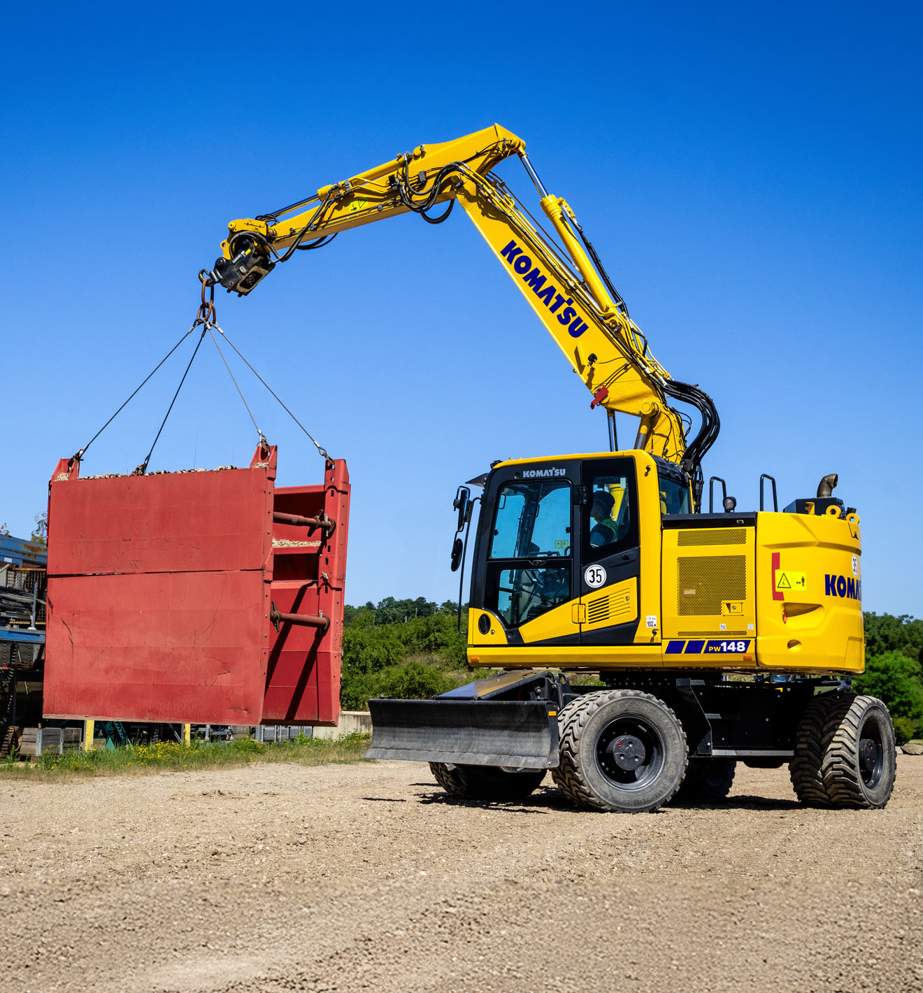 Komatsu Europe lancia i nuovi-escavatori PW148-11 e PW190-11