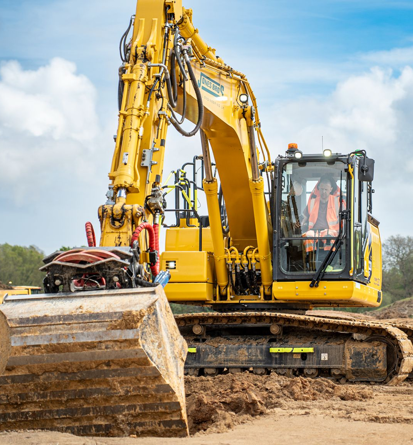 Komatsu PC220LCi-12 powers progress on the UK’s first new reservoir in 30 years