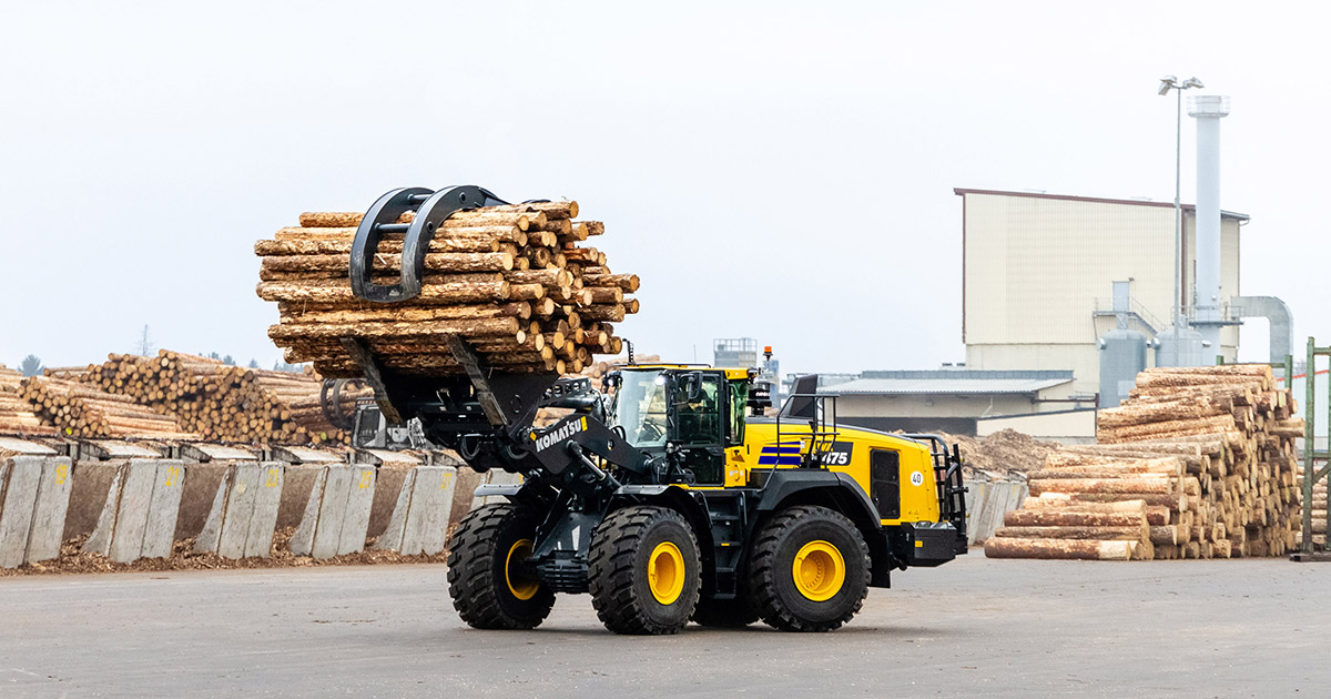 KOMATSU WA475-10 木材グラップル付き Komatsu WA475-10 wheel loader with new tool linkage boom