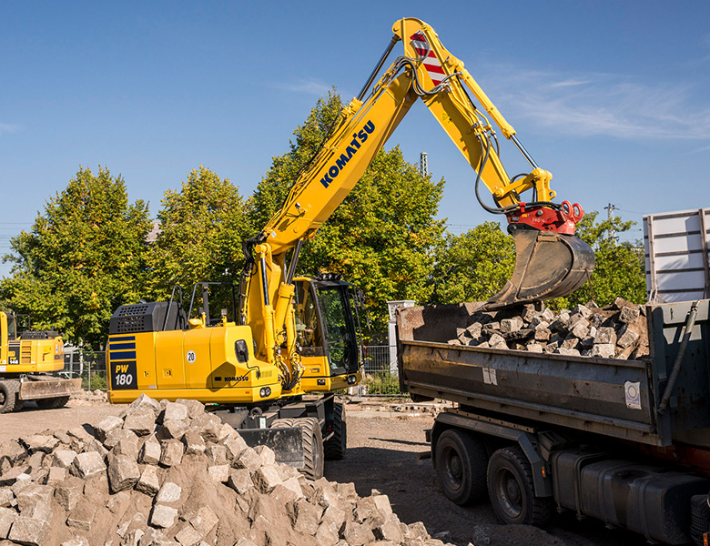 Komatsu Wheeled Excavator PW180-11 Komatsu Wheeled Excavator PW180-11